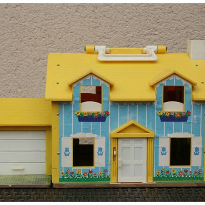 Fisher Price : #952 Play Family House