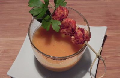 Verrine de potage Crécy et ses crevettes épicées, sans gluten et sans lactose