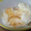 Glace au yaourt et sa sauce caramel (sans sorbétière)