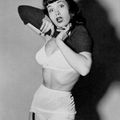 Bettie, une femme à la page