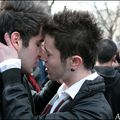 Kiss In - SOS Homophobie / SOS Racisme.