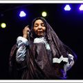 La musique touarègue à la source : Lalla Badi et Tinariwen 