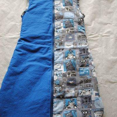 Gigoteuse dans les tons bleus et gris