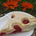 Gâteau aux blancs d’œufs et fraises du jardin