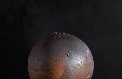 Shiro Tsujimura (Japan, Gose 1947), Large round vase, Bizen style, 2024
