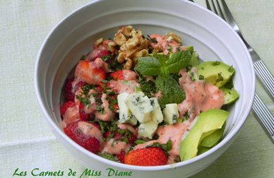 Bol "poké" aux fraises et sa vinaigrette, sans gluten et sans lactose