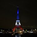 La Tour Eiffel en bleu, blanc, rouge