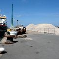 LE HAVRE...Sur la droite l ancienne gare maritime de la Compagnie Générale Transatlantique n est plus qu un tas de gravas...