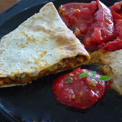 Quesadillas aux courgettes, haricots blancs et piment japaleno