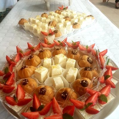 Buffet de desserts comme un café gourmand