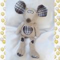 Doudou Peluche Souris Beige Carreaux Marron Bleu Blanc Crédit Agricole