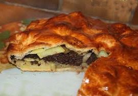 TOURTE AU BOUDIN ET AUX DEUX POMMES.