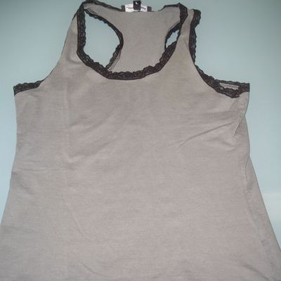 Débardeur Jennyfer Gris avec Dentelle Noire