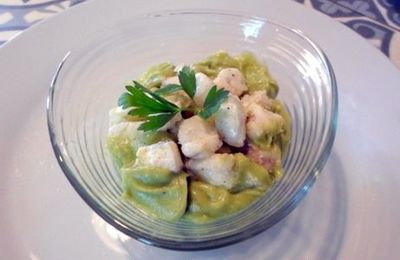 Lotte sur crème d'avocat à la citronnelle