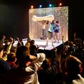 DINOSAURES : DU THÉÂTRE POUR S’INTÉRESSER A LA DISPARITION DES GROS LÉZARDS.