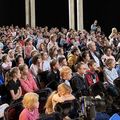 CE SOIR, EN L’ÉGLISE STE-THÉRÈSE, LES ENFANTS SUR SCÈNE POUR « BOUCLE D’OR ».