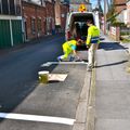 PEINTURE ROUTIÈRE : PRIORITÉ DONNÉE AUX STATIONNEMENTS POUR LES PERSONNES A MOBILITÉ RÉDUITE.