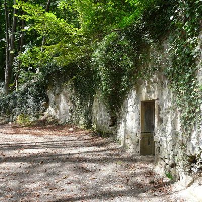 Sur le chemin de l'aqueduc du Mont-Pilat...