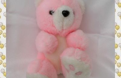 Peluche Doudou Ours Assis Rose et Blanc Coussinets Simili Cuir MF