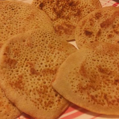 Les baghrirs ou crêpes mille trous 