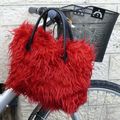 Mon cabas voit rouge!