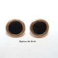 BO529 - Puces rondes en bronze doré et résine noire