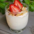 ...Panacotta mousseuse à l’Emmental de Savoie IGP, fraises et brisures de galettes bretonnes...