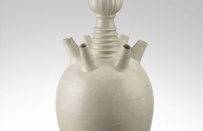 White-glazed Hexa-tubed Vase with a Lotus-shaped Mouth, Northern Song dynasty (960-1127)