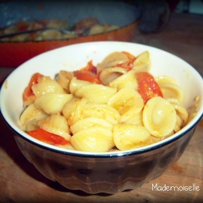 Orecchiette à la sauce tomate cerise au four