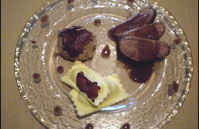Magret de canard à basse temperature, sauce porto-chocolat, purée de chataigne et ravioli de légumes