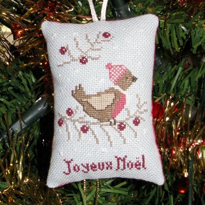 Petits coussins brodés pour Noël