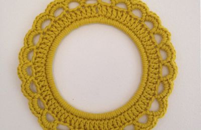 Un cadre crocheté pour photos