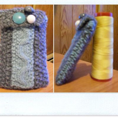 Pochette pour portable en laine ( 2 ). 