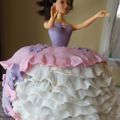 GATEAU D'ANNIVERSAIRE POUPEE