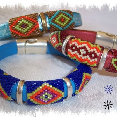 serie de petits bracelets 