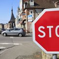 À L'Aigle, dans l'Orne : "On est en contact tous les jours avec des gens positifs" au Covid-19