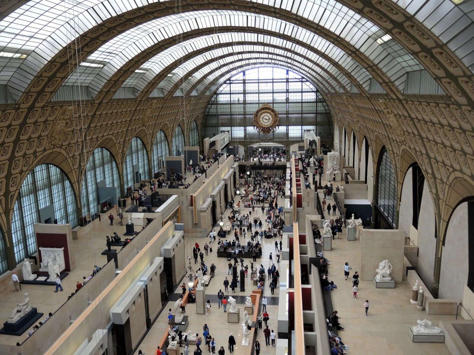 Paris, musée d'Orsay, le Hall vue de la terrasse (75)