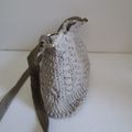 J'ai fait ce petit sac au crochet juste quand