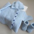 tricot bébé, trousseau bleu mousse, cadeau de naissance