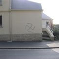 à quand l'effacement des tags nazis et anarchistes à Avranches? 