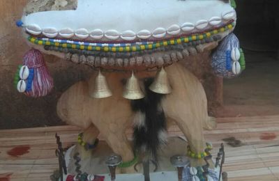 Le trône de célébrité marabout Djafa du monde le meilleur marabout africain