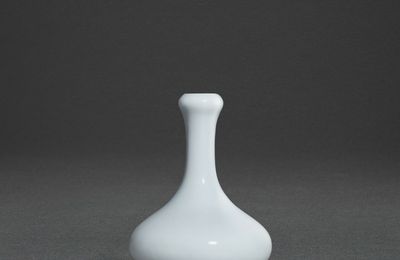 A small clair-de-lune garlic-mouth vase, Seal mark and period of Qianlong