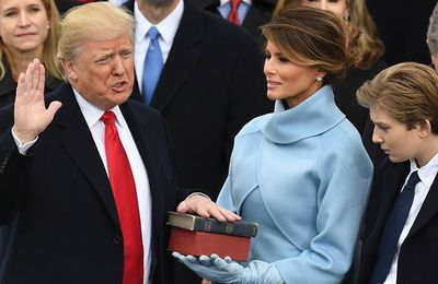 DOSSIER DONALD J. TRUMP ELU OFFICIELLEMENT 45 ème PRESIDENT DES ETATS-UNIS LE 20 JANVIER 2017 AU CAPITOLE A WASHINGTON