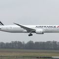Aéroport: Châteauroux-Deols (Marcel Dassault):(CHR/LFLX): Air France: Boeing 787-9 Dreamliner: F-HRBA: MSN:38769/500. FIRST B787