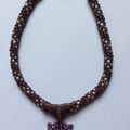 Collier Avec pendentif mauve