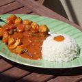 Curry d'encornet en brochette et petits légumes