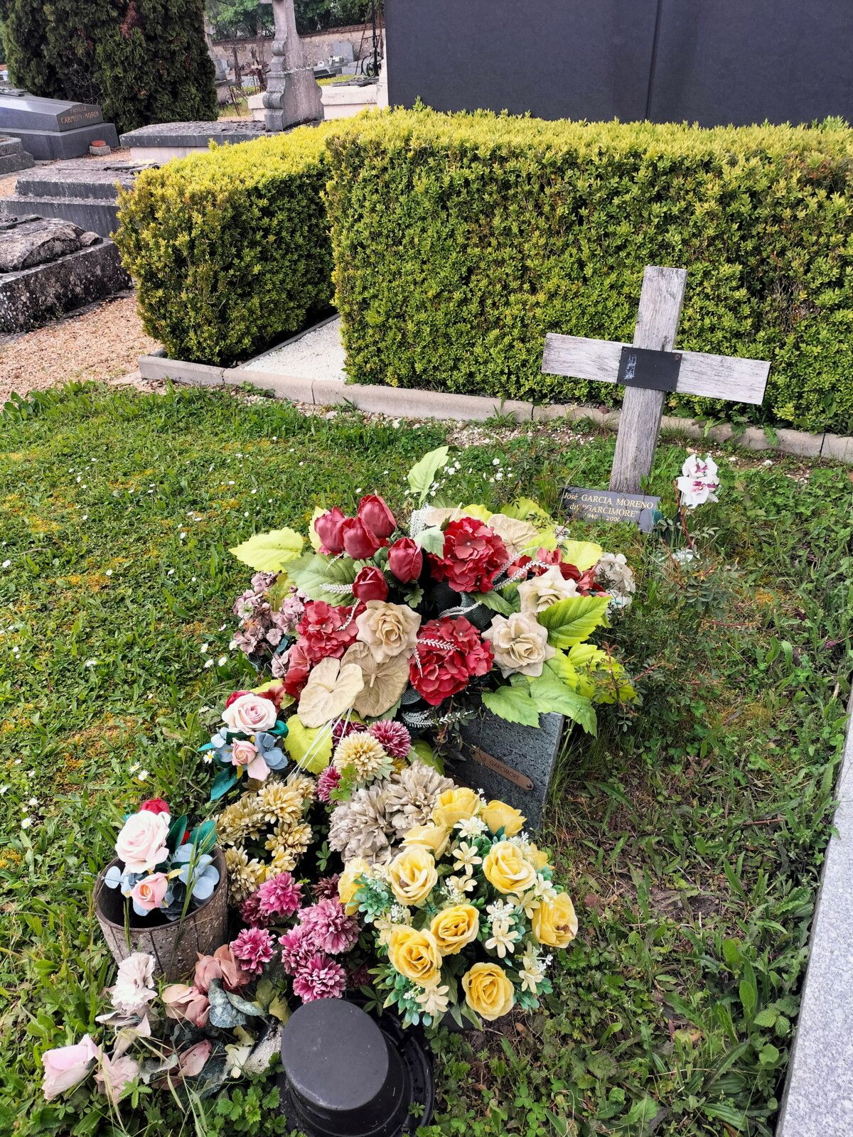 Le Gué-de-Longroi, tombe de Garcimore.. (28)