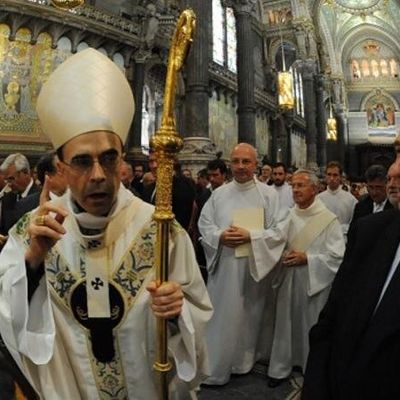 Trois hommes dans un bateau clérical