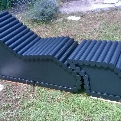 FAUTEUIL EN TUBES ET REPOSE PIEDS