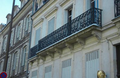 Rues proche de la Loire à coté du Cabinet vert ( bord de Loire)